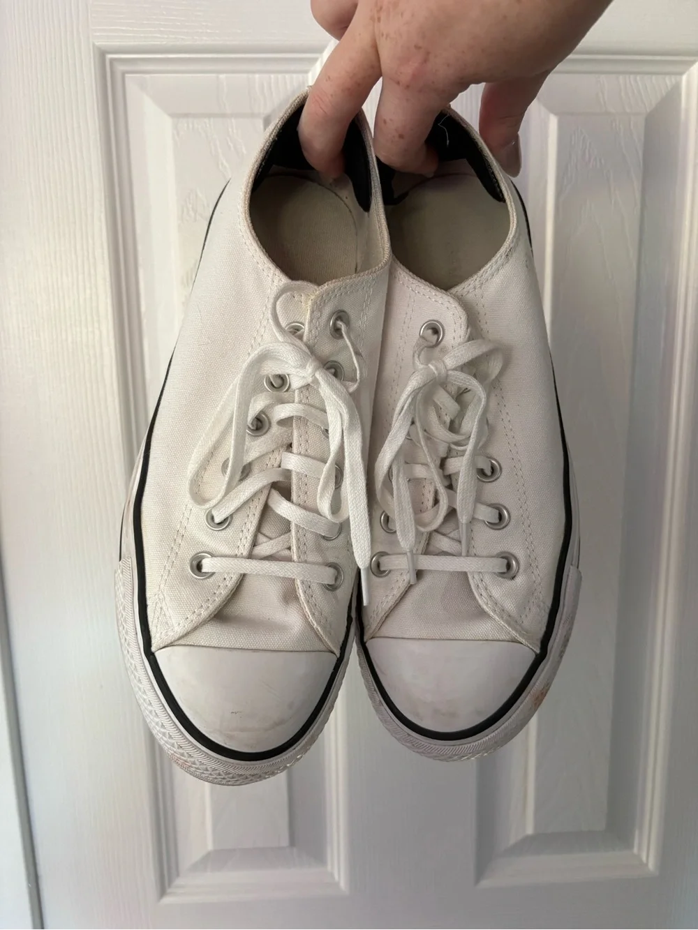 Converse All Stars White Low-Top Canvas Sneakers